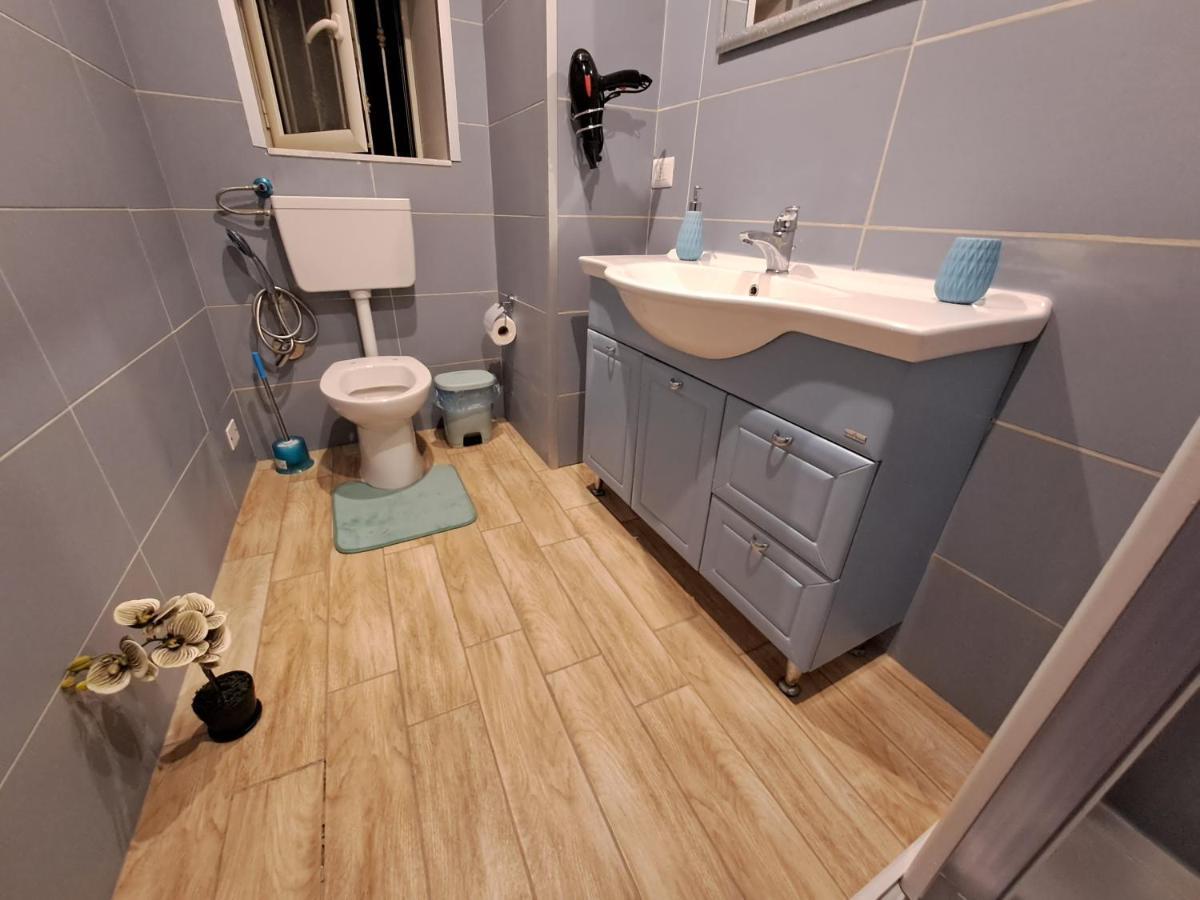 Aircraft Services Rooms Napoli Bagian luar foto