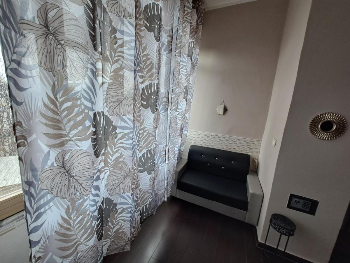 Aircraft Services Rooms Napoli Bagian luar foto