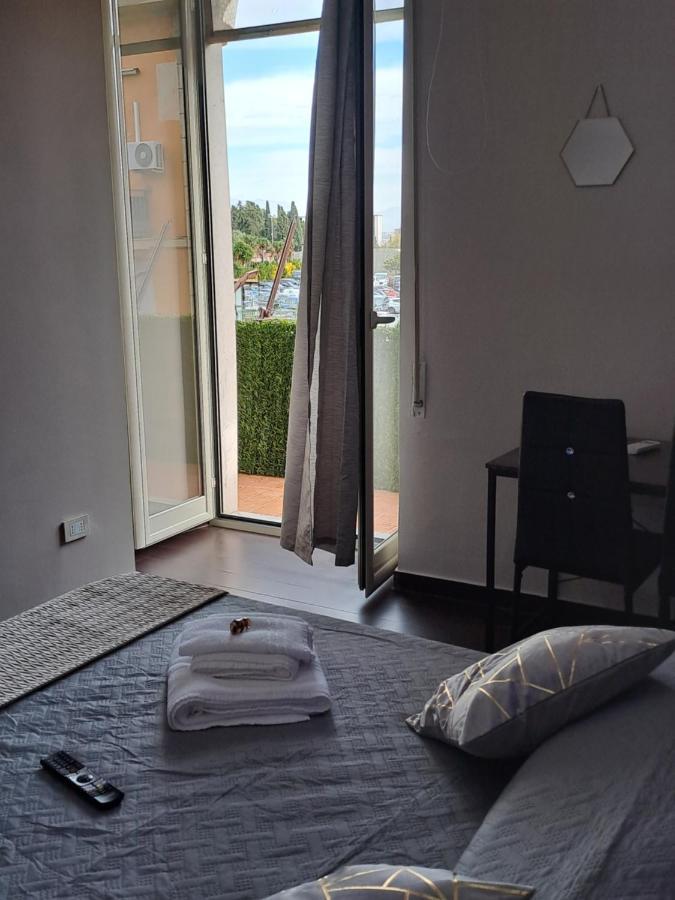 Aircraft Services Rooms Napoli Bagian luar foto
