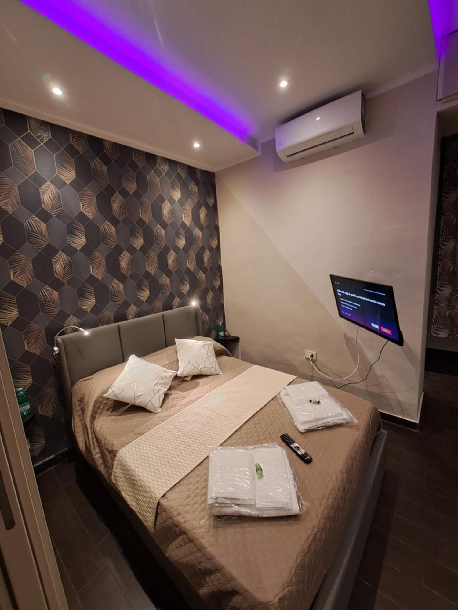 Aircraft Services Rooms Napoli Bagian luar foto