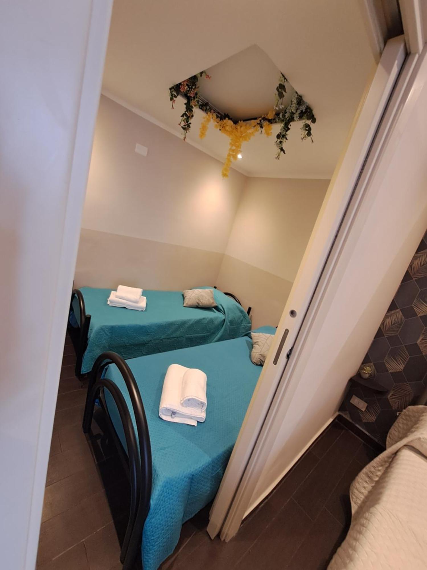 Aircraft Services Rooms Napoli Bagian luar foto